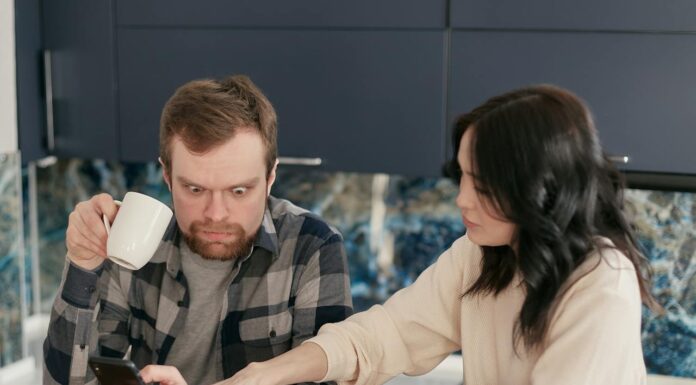 Splitting the Bill on a First Date—Is This Man Right or Just Cheap?