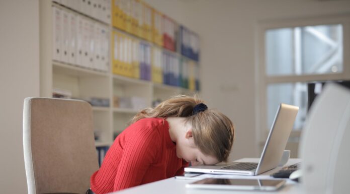 Young Woman Breaks Down Over 9 to 5 Job, Millionaire Calls Her “Princess”