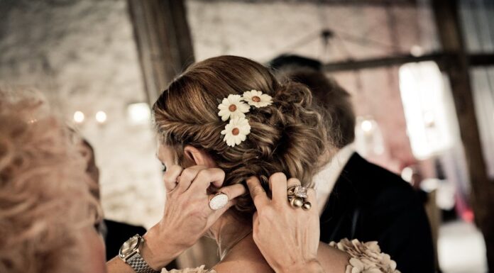 Dad Says No to $200K Wedding, Daughter Stops Speaking to Him—Who’s in the Wrong?