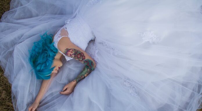 What Happened Under This Bride’s Wedding Dress? You Won’t Believe It