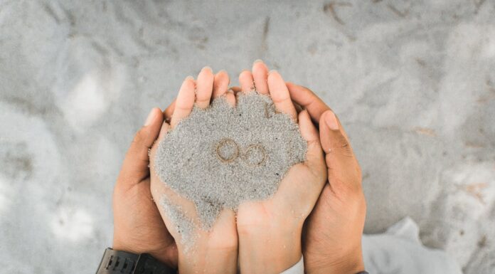 Bride-to-Be Snatches Ring Mid-Proposal – The Fastest “Yes” Ever?